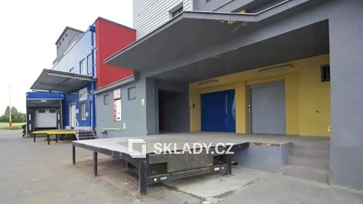 Pronájem skladového prostoru 908 m²