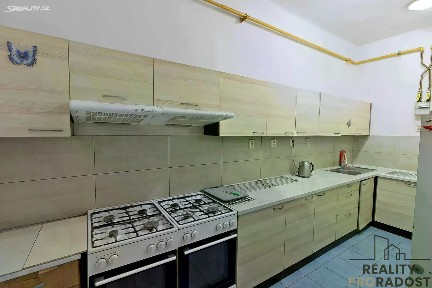 Pronájem bytu 6 pokojů a více 211 m²