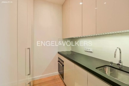 Pronájem bytu 3+kk 93 m²