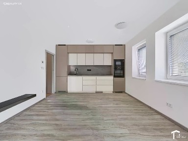 Pronájem bytu 1+kk 32 m²