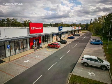 Pronájem obchodního prostoru 270 m²