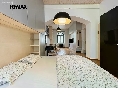 Pronájem bytu 1+kk 42 m²