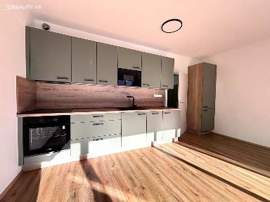 Pronájem bytu 1+kk 35 m²
