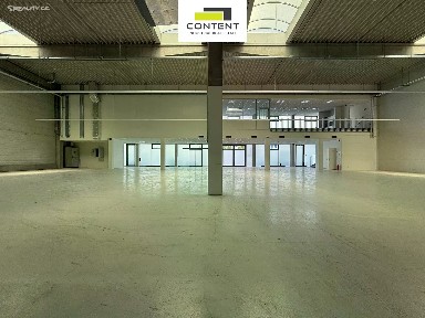 Pronájem skladového prostoru 935 m²