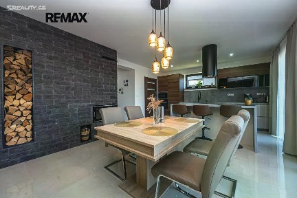 Prodej rodinného domu 224 m², pozemek 813 m²