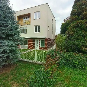 Pronájem rodinného domu 150 m², pozemek 466 m²