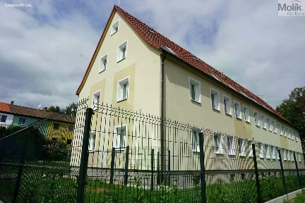 Hollarova, Most