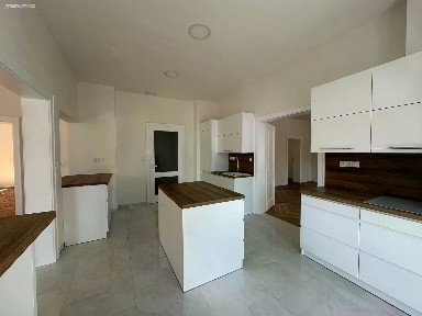 Pronájem bytu 4+1 156 m²