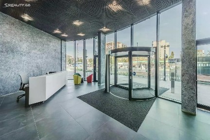 Pronájem kanceláře 284 m²