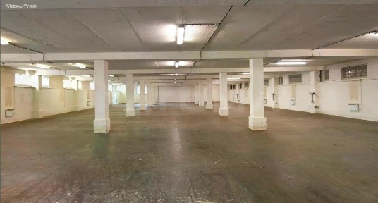 Pronájem skladového prostoru 903 m²