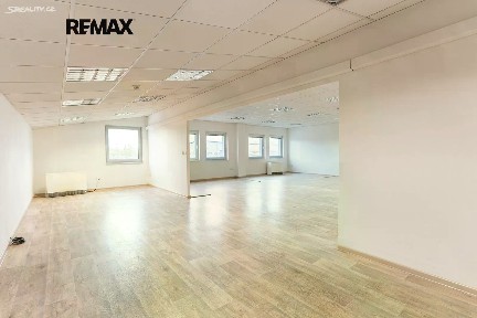 Pronájem kanceláře 338 m²