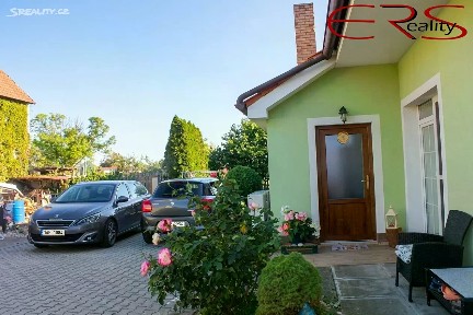 Prodej rodinného domu 270 m², pozemek 759 m²