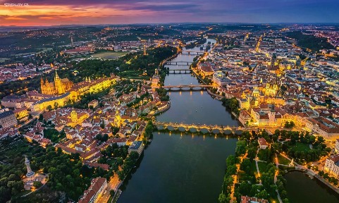 Janáčkovo nábřeží, Praha
