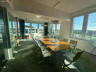 Pronájem kanceláře 458 m²