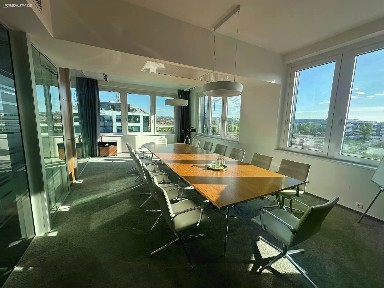Pronájem kanceláře 458 m²