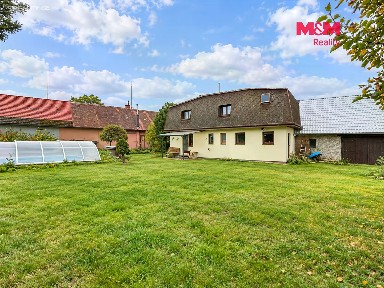 Prodej rodinného domu 194 m², pozemek 1345 m²