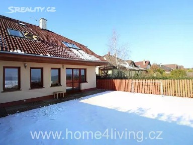 Pronájem rodinného domu 193 m², pozemek 800 m²