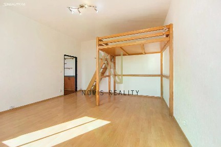 Pronájem bytu 1+1 42 m²