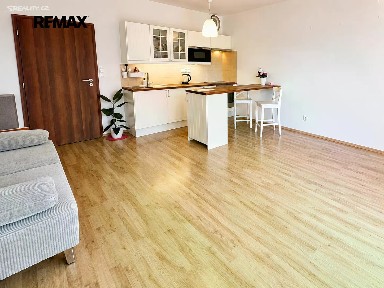 Pronájem bytu 1+kk 32 m²