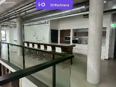 Pronájem kanceláře 440 m²