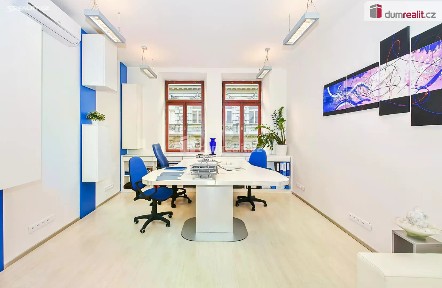 Pronájem kanceláře 284 m²