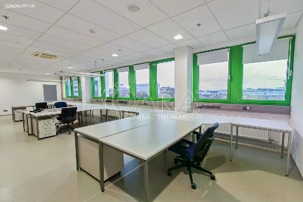 Pronájem kanceláře 700 m²