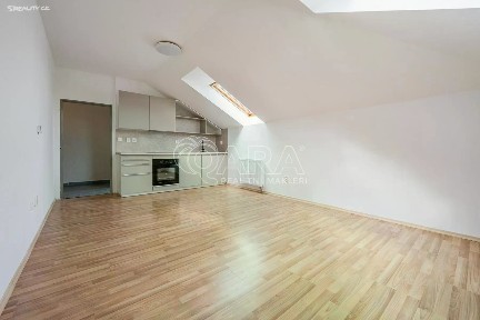 Pronájem bytu 1+kk 30 m²