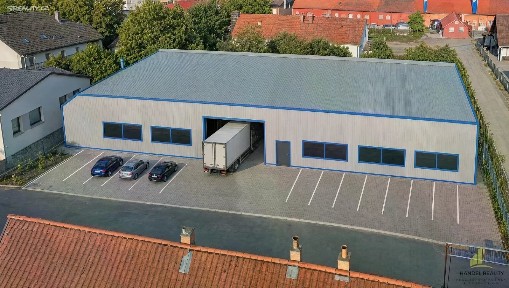 Pronájem skladového prostoru 900 m²