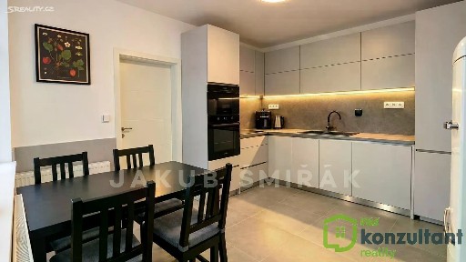 Pronájem bytu pokoje 14 m²