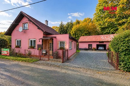 Prodej rodinného domu 100 m², pozemek 2311 m²