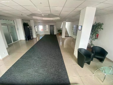 Pronájem obchodního prostoru 136 m²