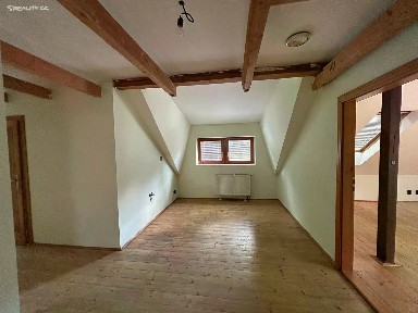 Prodej rodinného domu 250 m², pozemek 808 m²