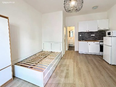 Pronájem bytu 1+kk 27 m²