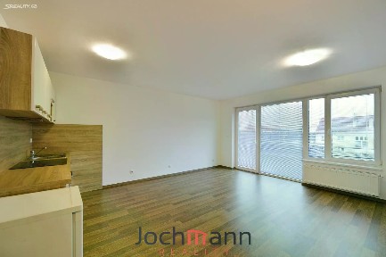 Pronájem bytu 1+kk 38 m²