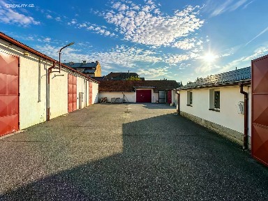 Pronájem skladového prostoru 735 m²