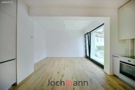 Pronájem bytu 1+kk 38 m²