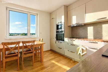 Pronájem bytu 3+kk 76 m²