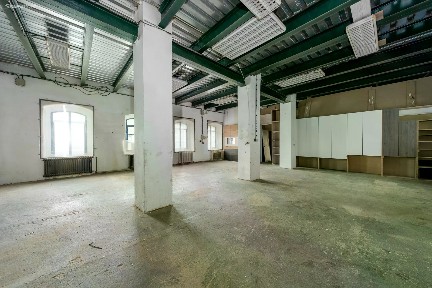 Pronájem obchodního prostoru 714 m²