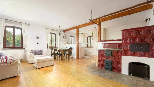 Prodej rodinného domu 350 m², pozemek 13233 m²
