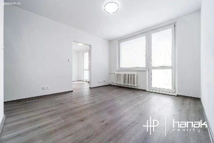 Pronájem bytu 1+1 44 m²