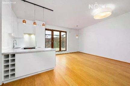 Nademlejnská, Praha - Hloubětín