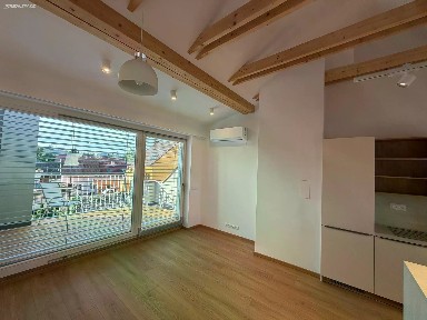 Pronájem bytu 3+kk 85 m²