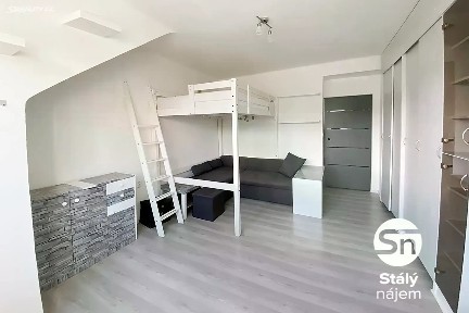 Pronájem bytu 1+kk 32 m²