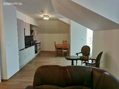Pronájem bytu 3+kk 100 m²