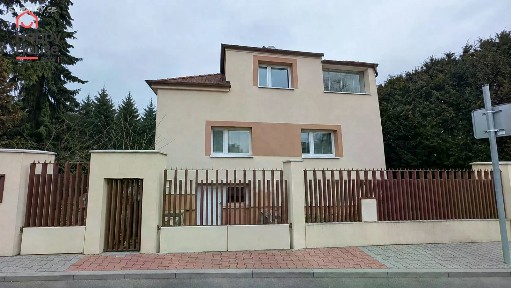 Pronájem rodinného domu 162 m², pozemek 664 m²