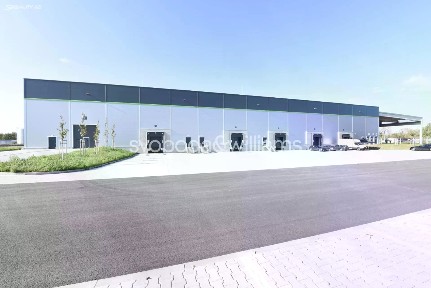 Pronájem výrobní haly, prostoru 5470 m²