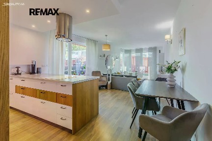 Pronájem bytu 3+kk 101 m²