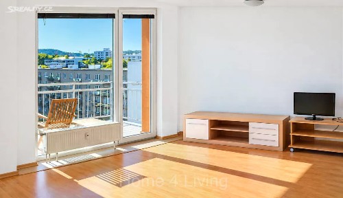 Pronájem bytu 1+kk 38 m²