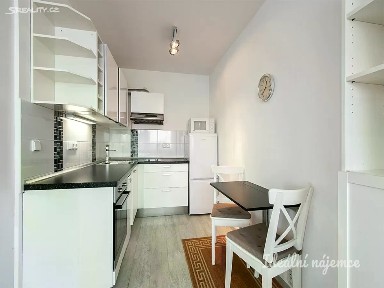 Pronájem bytu 1+kk 35 m²