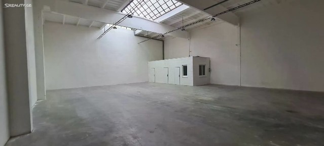 Pronájem výrobní haly, prostoru 264 m²